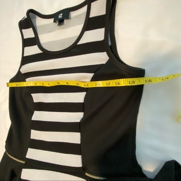 IZ BYER Sleeveless black white stripe peplum top unique zipper detail size S - Picture 7 of 7